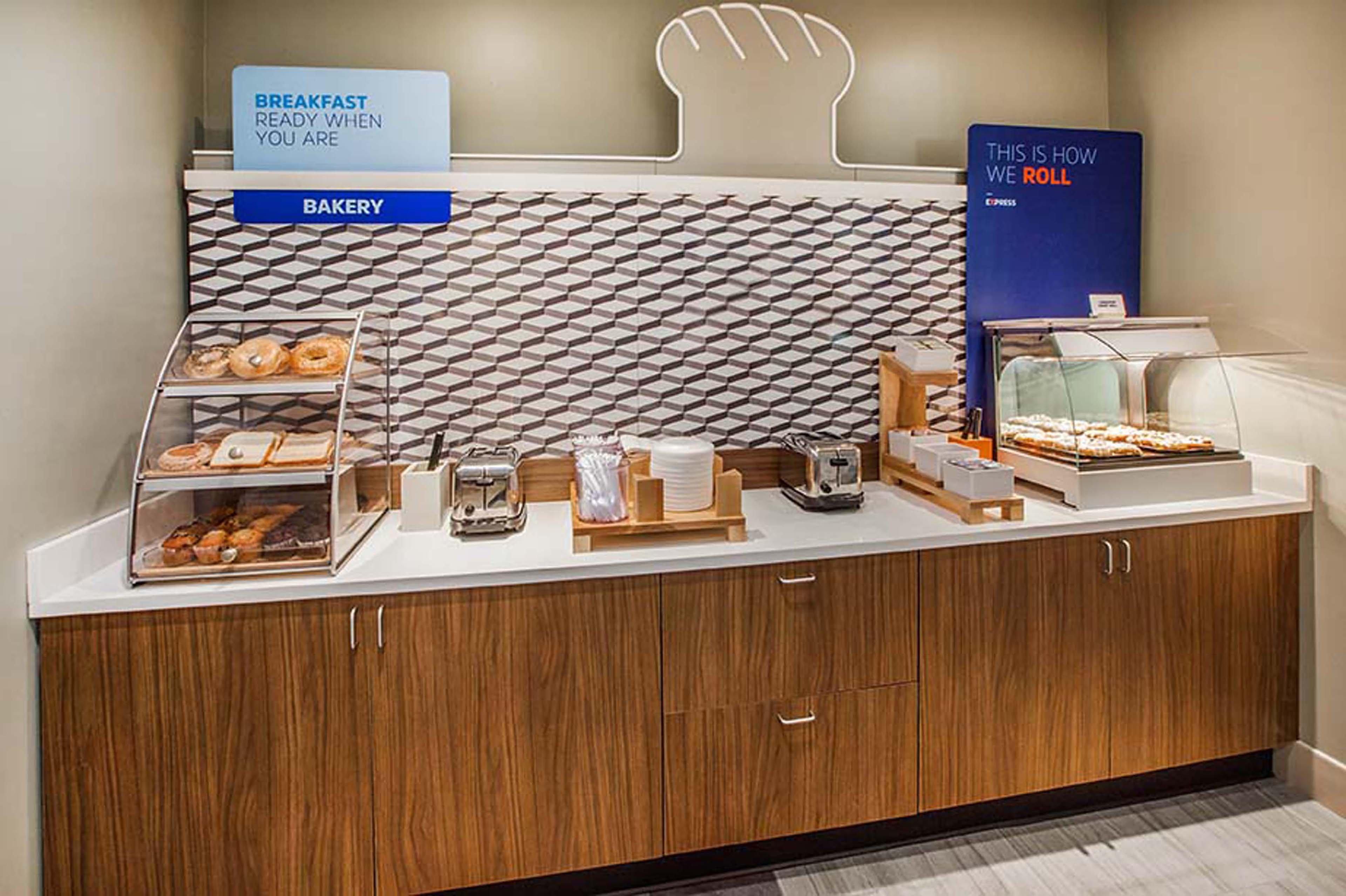 Express By Ihg Hotel Winston-Salem