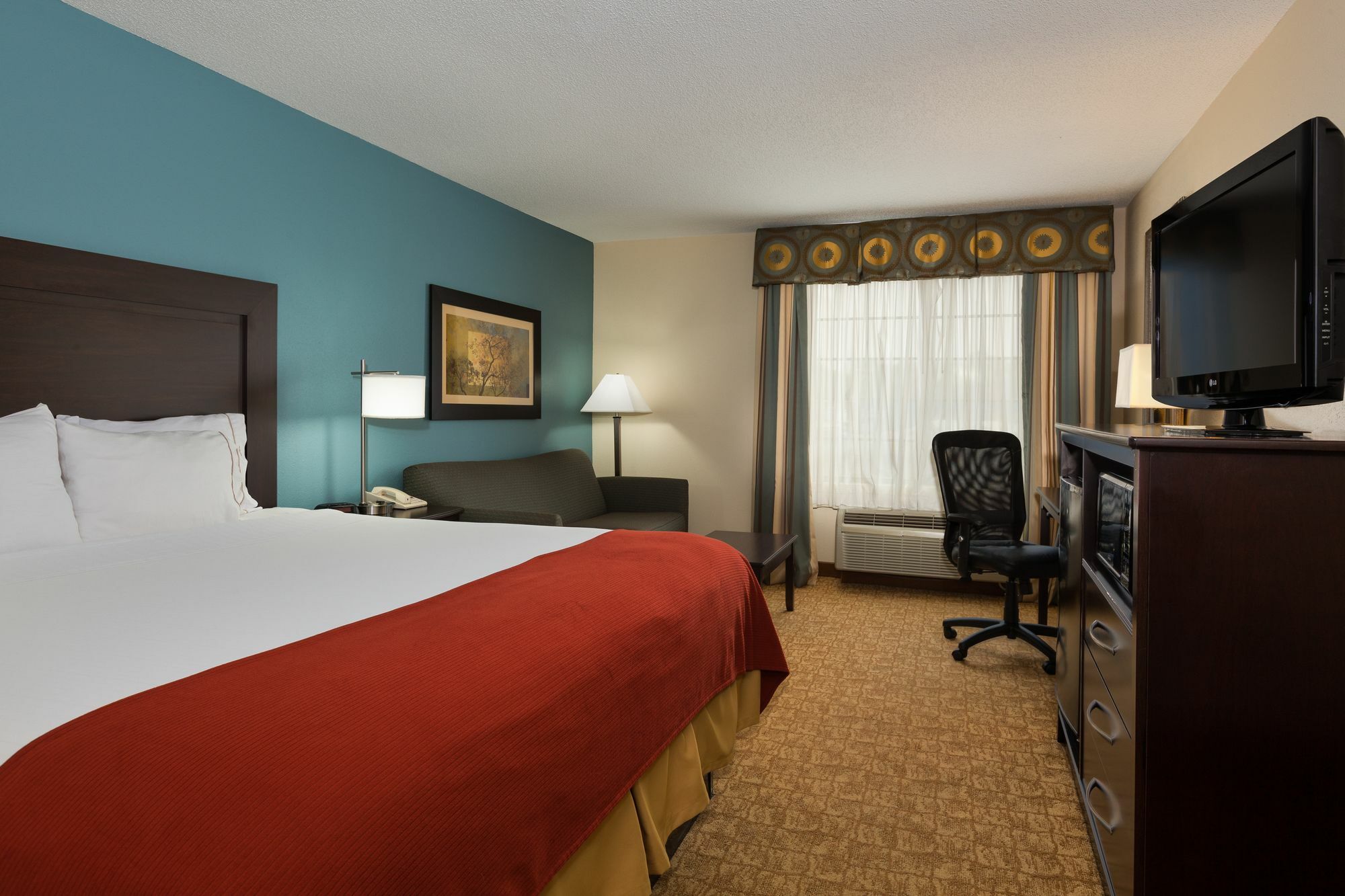 Express By Ihg Hotel 2*