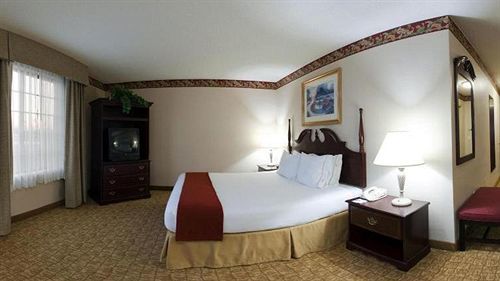 Holiday Express By Ihg Hotel Winston-Salem