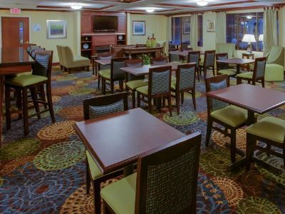 Express By Ihg Hotel 2*
